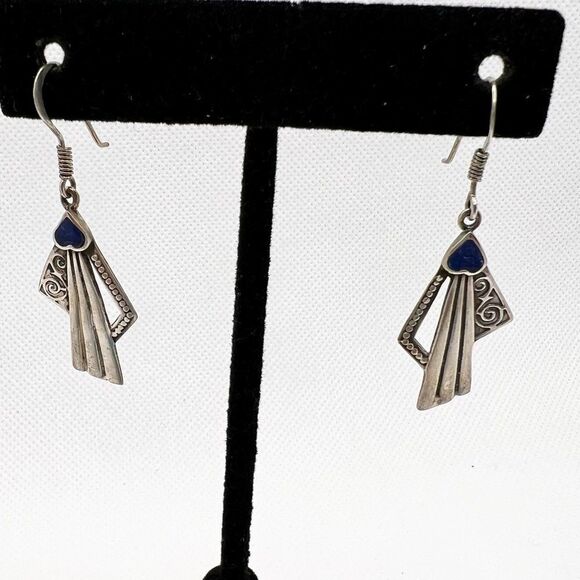 Silver heart dangle drop earrings - Picture 2 of 5
